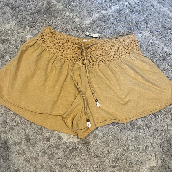 NWT - Aerie Flirty Crochet Shorts - Super cite crochet waistband -Size M… - Picture 11 of 14